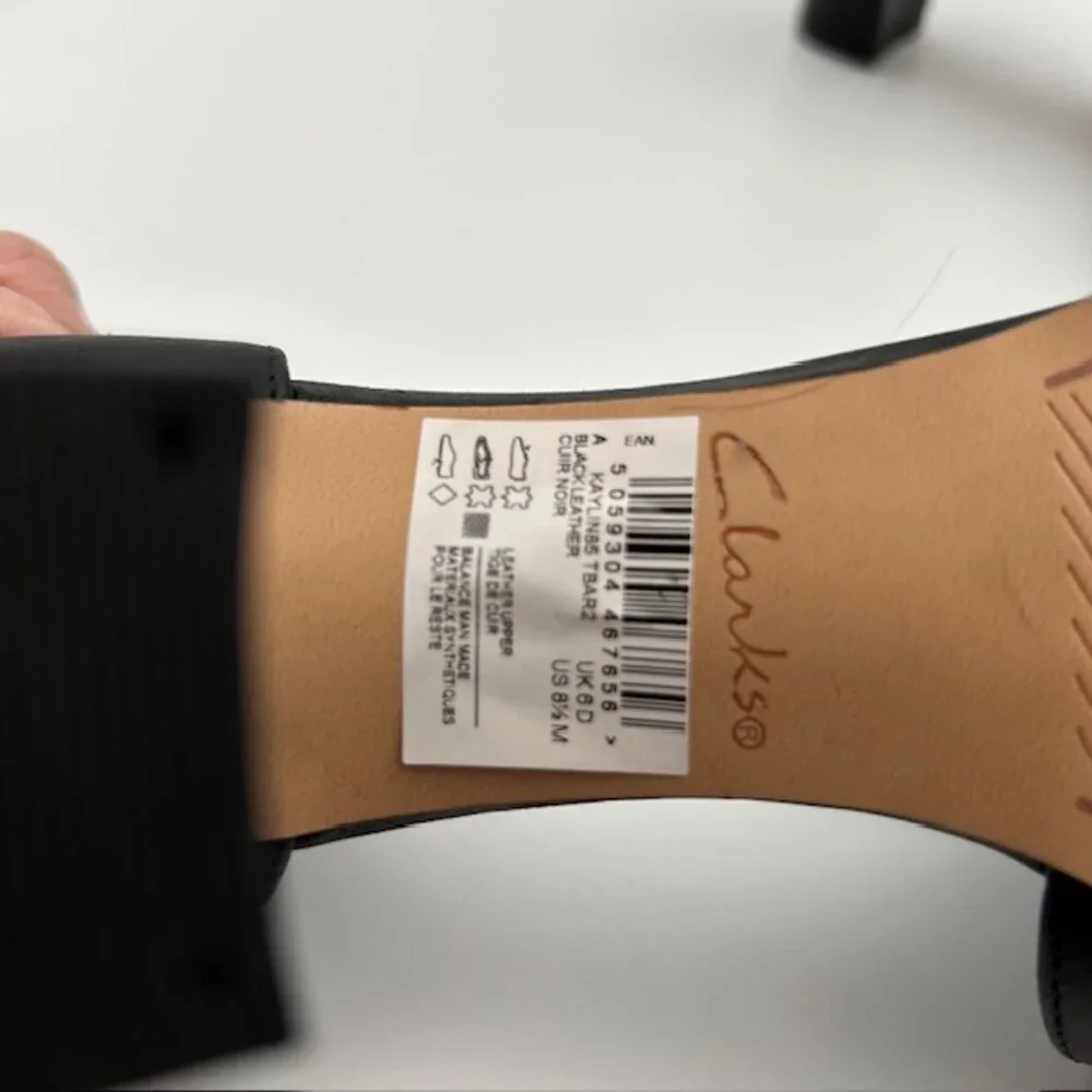 Clarks Kaylin 85 T-Strap Black Round Toe Leather Pump Size 8 ½ - Picture 8 of 10